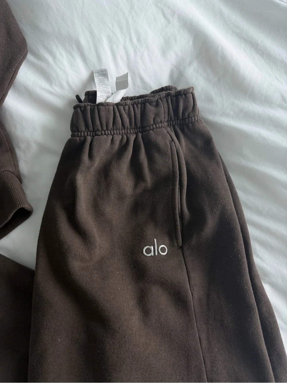 ALO Yoga Espresso Sweatset (xs)